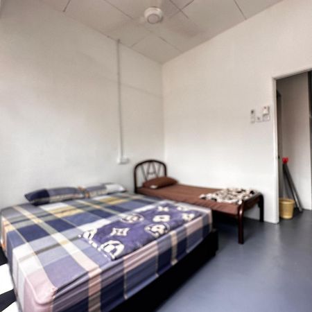 Jiaxin Dormitory - Puteri Wangsa 家馨旅舍 Ulu Tiram Luaran gambar