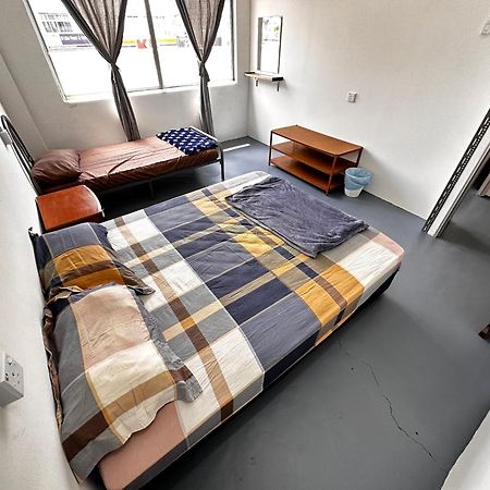 Jiaxin Dormitory - Puteri Wangsa 家馨旅舍 Ulu Tiram Luaran gambar