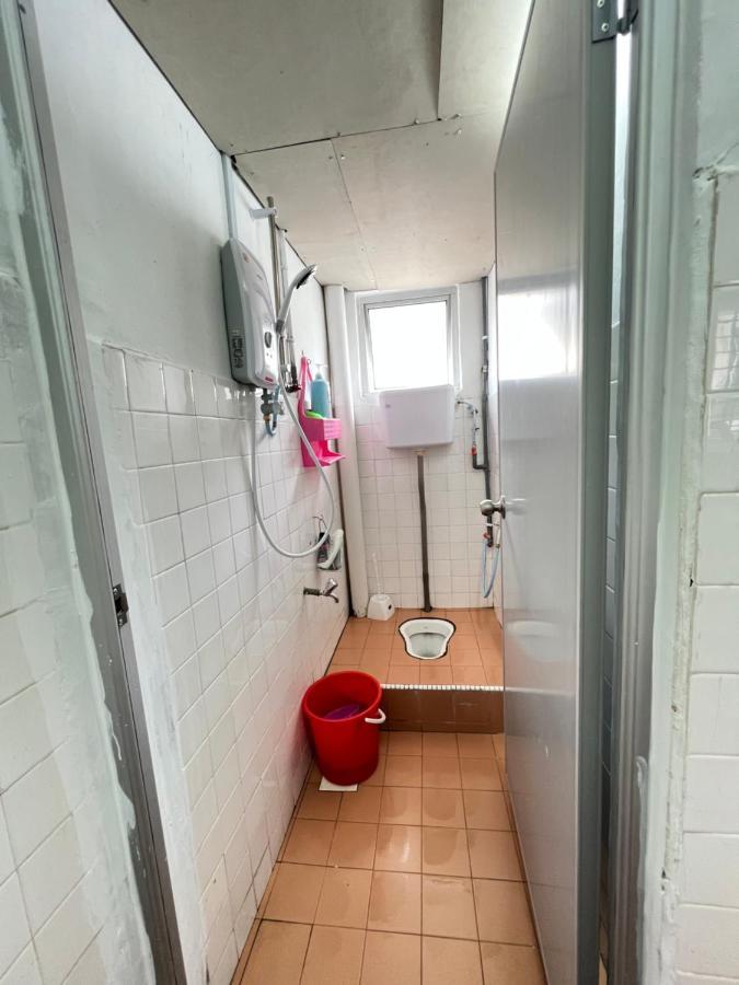 Jiaxin Dormitory - Puteri Wangsa 家馨旅舍 Ulu Tiram Luaran gambar