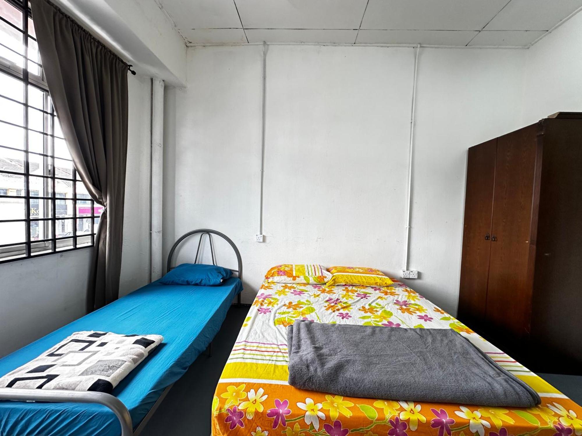 Jiaxin Dormitory - Puteri Wangsa 家馨旅舍 Ulu Tiram Luaran gambar