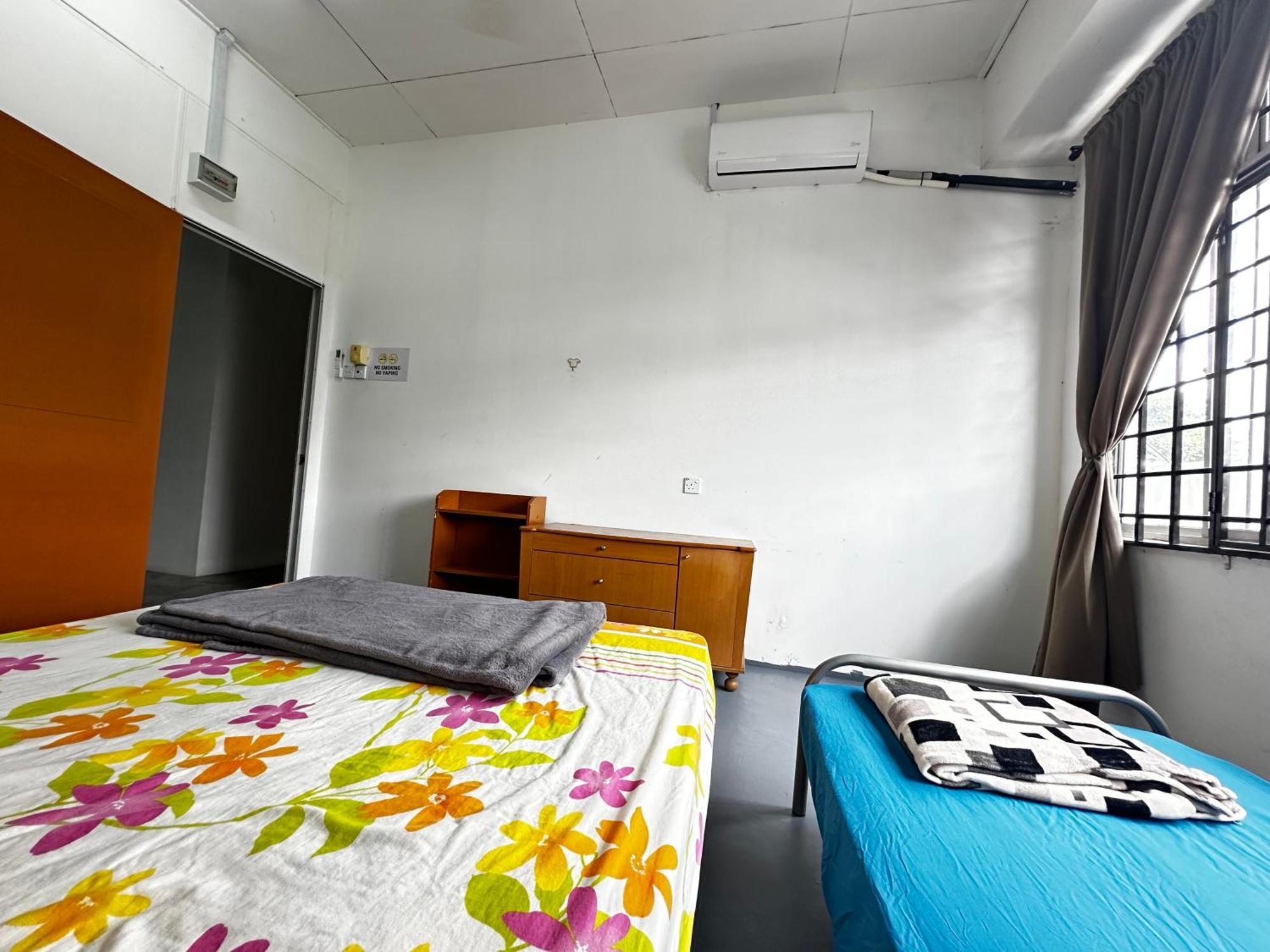 Jiaxin Dormitory - Puteri Wangsa 家馨旅舍 Ulu Tiram Luaran gambar