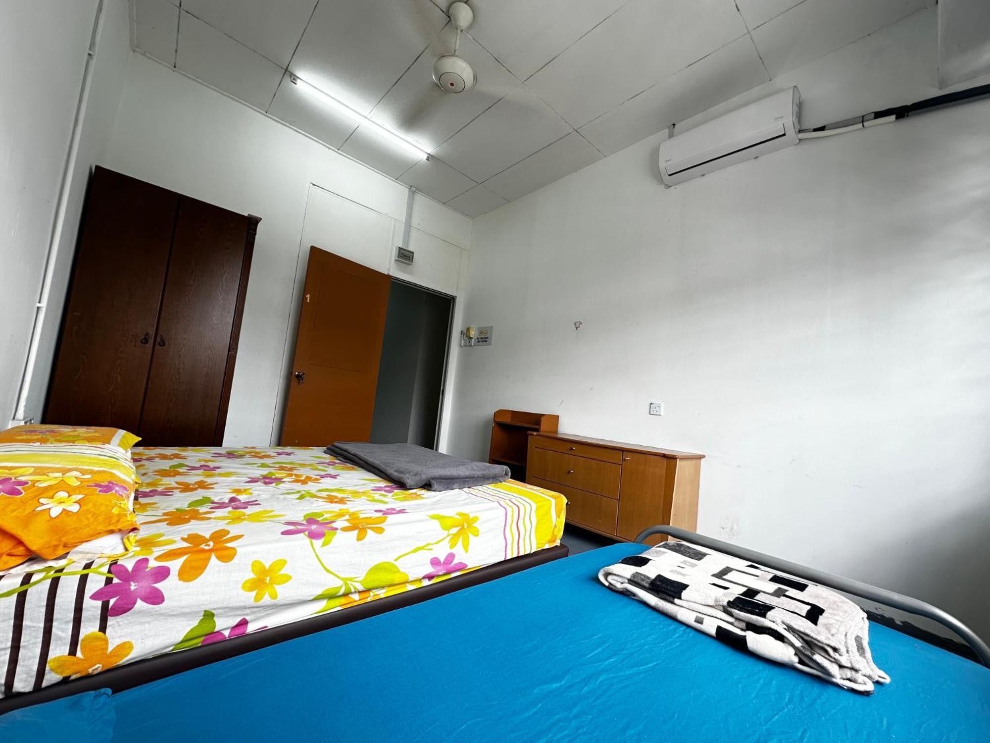 Jiaxin Dormitory - Puteri Wangsa 家馨旅舍 Ulu Tiram Luaran gambar