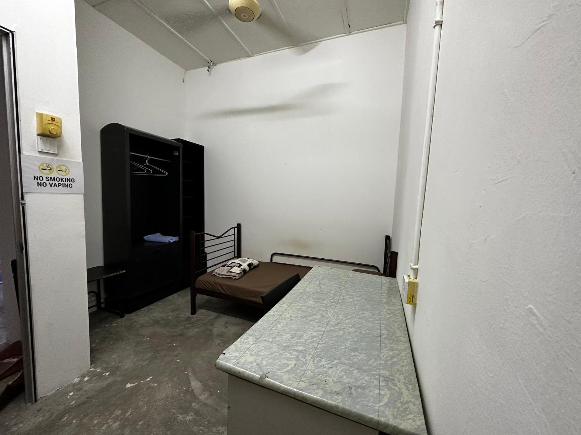 Jiaxin Dormitory - Puteri Wangsa 家馨旅舍 Ulu Tiram Luaran gambar