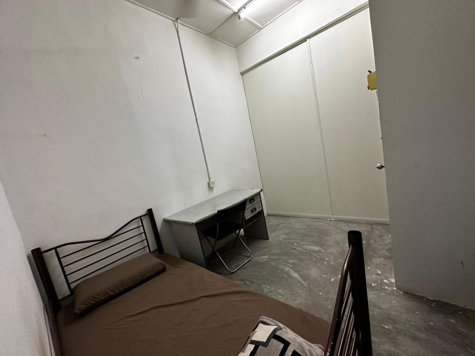 Jiaxin Dormitory - Puteri Wangsa 家馨旅舍 Ulu Tiram Luaran gambar
