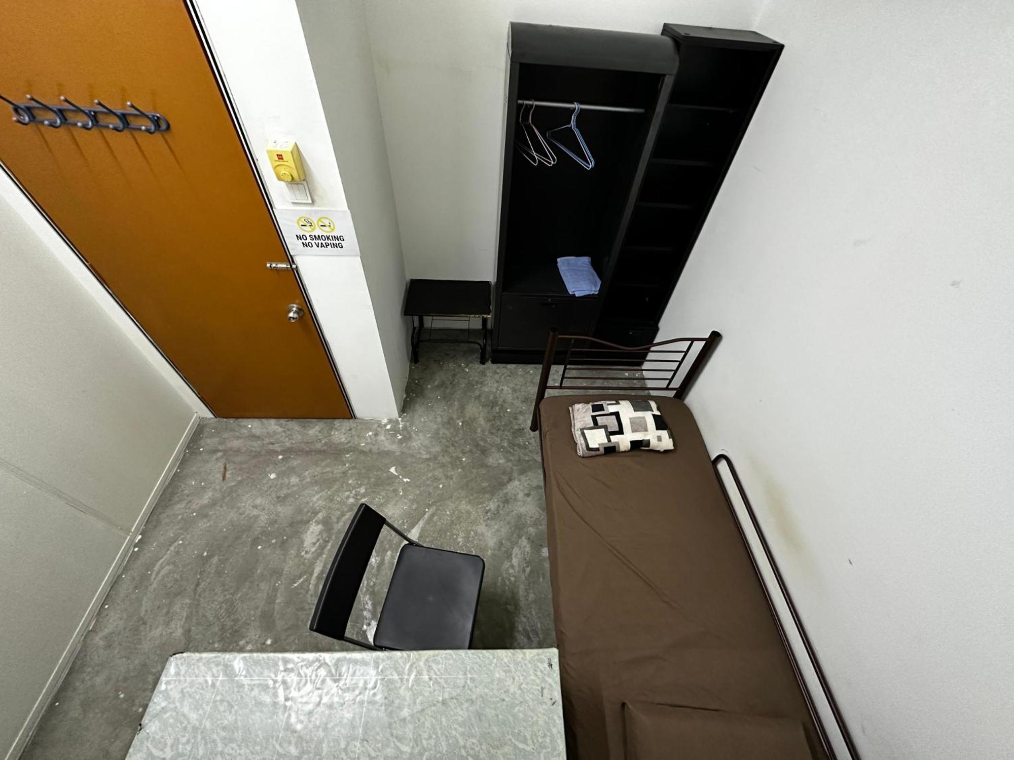 Jiaxin Dormitory - Puteri Wangsa 家馨旅舍 Ulu Tiram Luaran gambar