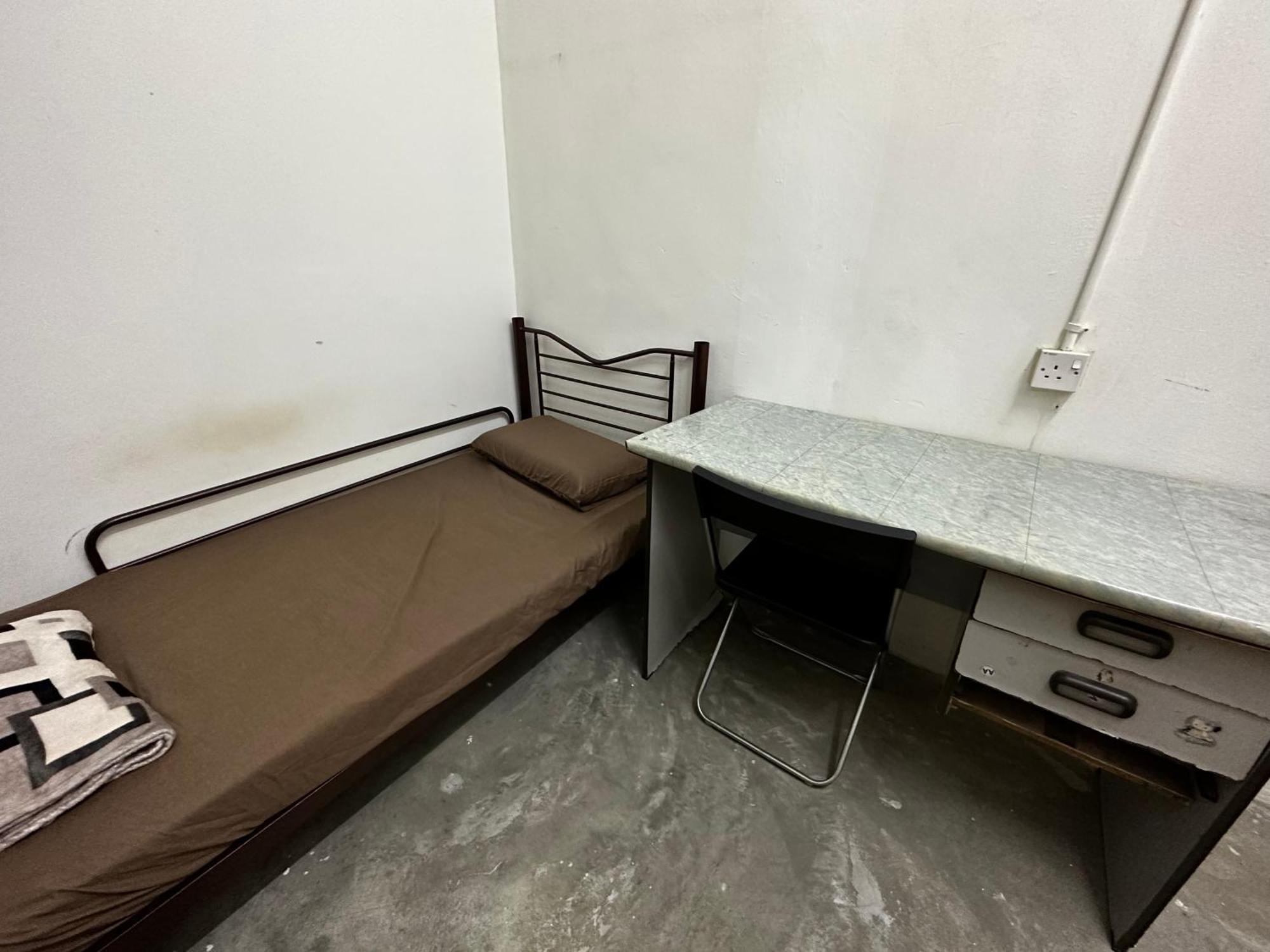 Jiaxin Dormitory - Puteri Wangsa 家馨旅舍 Ulu Tiram Luaran gambar