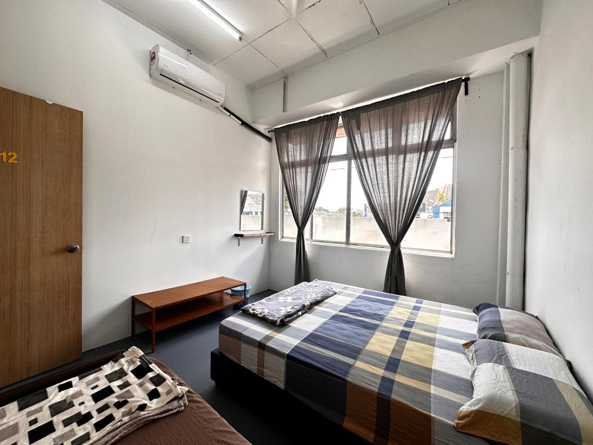 Jiaxin Dormitory - Puteri Wangsa 家馨旅舍 Ulu Tiram Luaran gambar