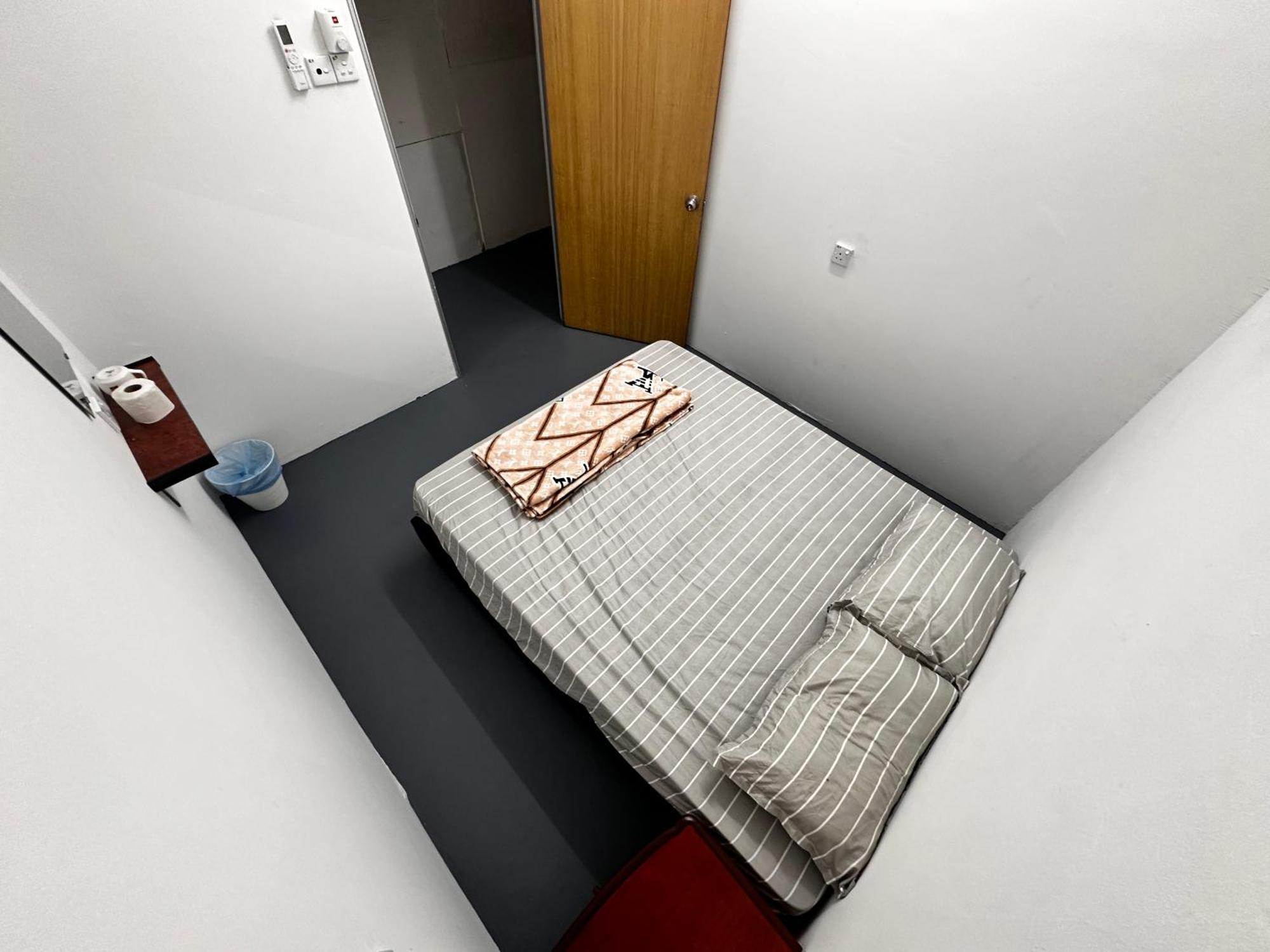 Jiaxin Dormitory - Puteri Wangsa 家馨旅舍 Ulu Tiram Luaran gambar