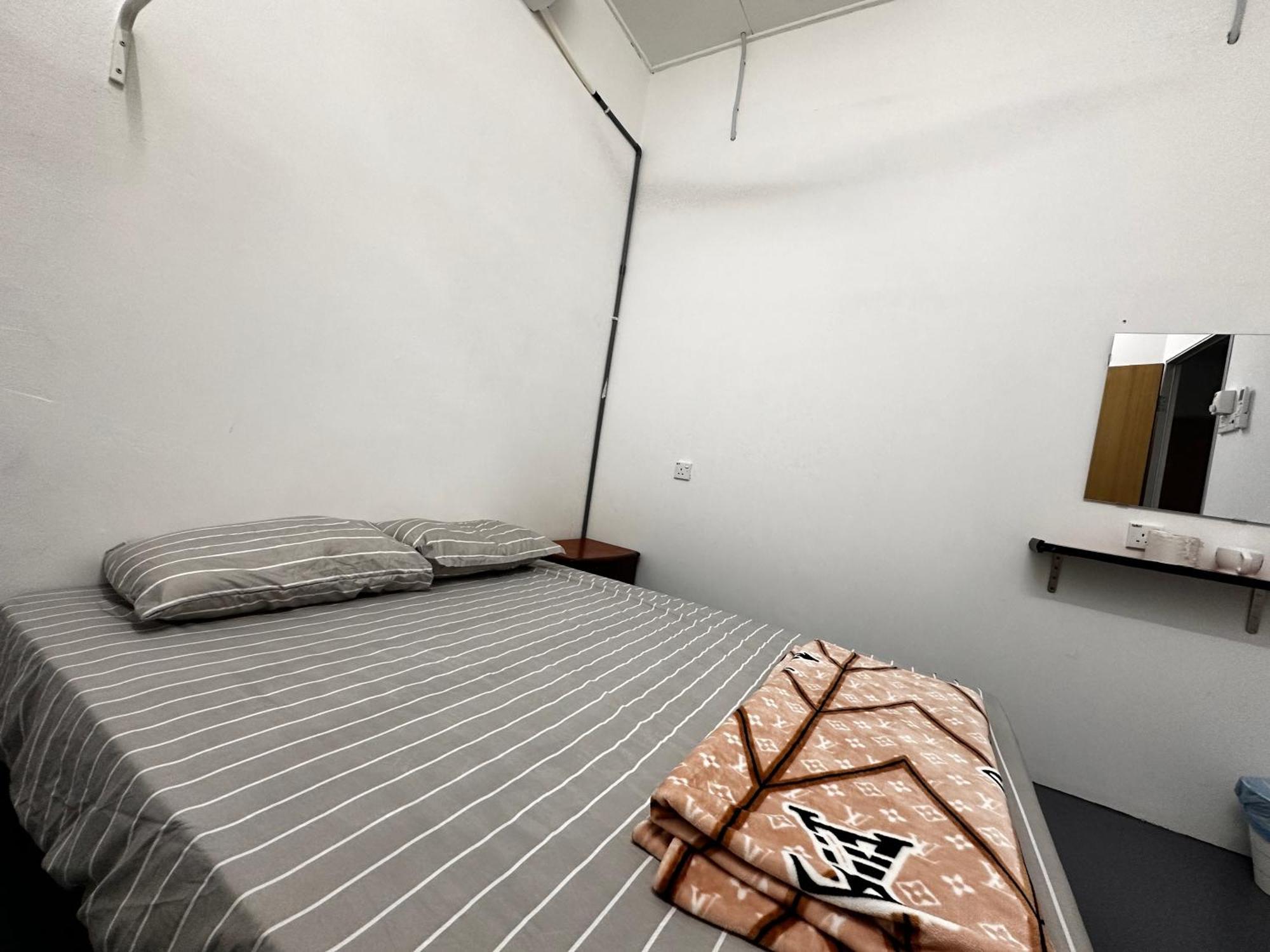 Jiaxin Dormitory - Puteri Wangsa 家馨旅舍 Ulu Tiram Luaran gambar