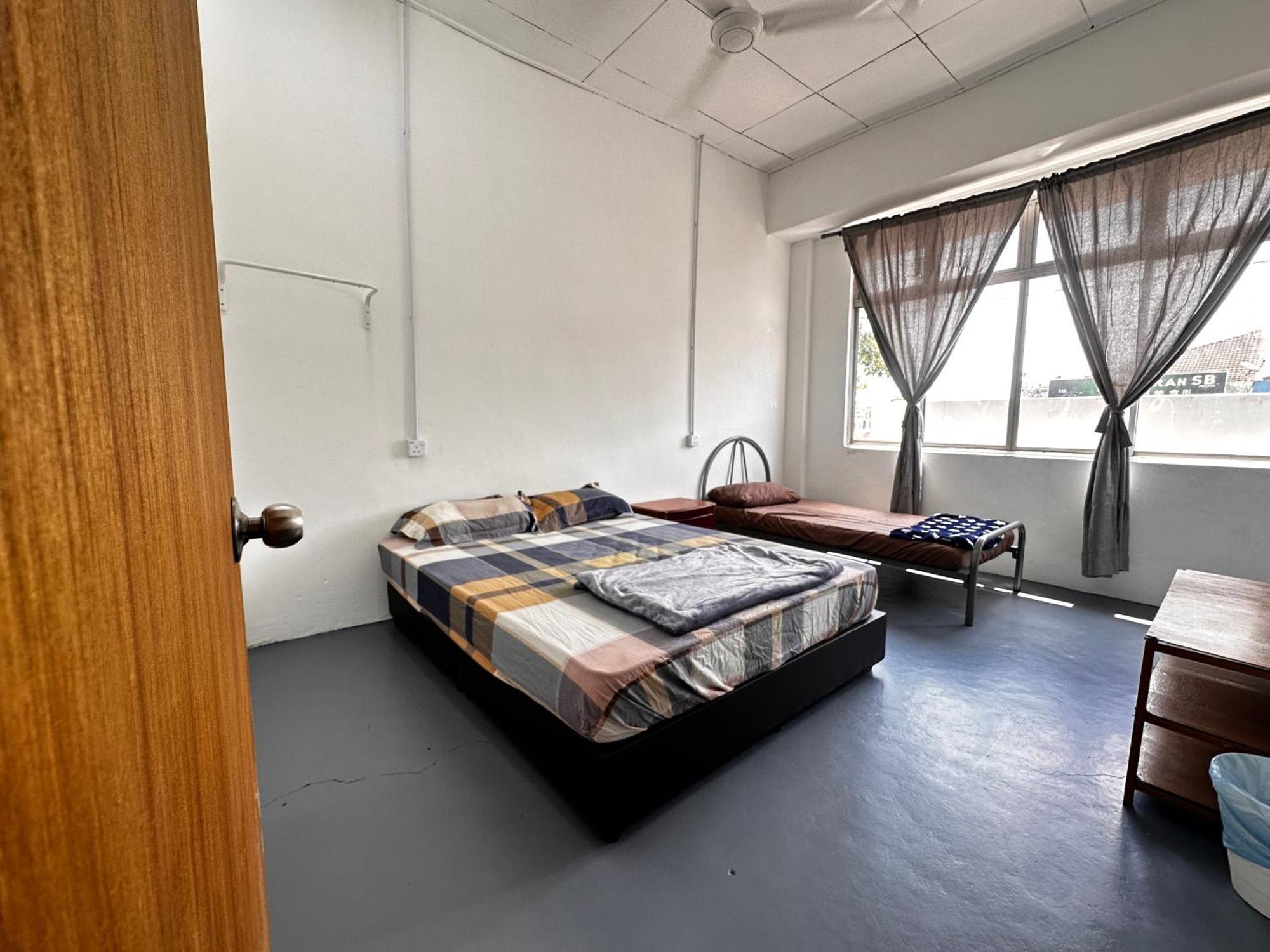 Jiaxin Dormitory - Puteri Wangsa 家馨旅舍 Ulu Tiram Luaran gambar