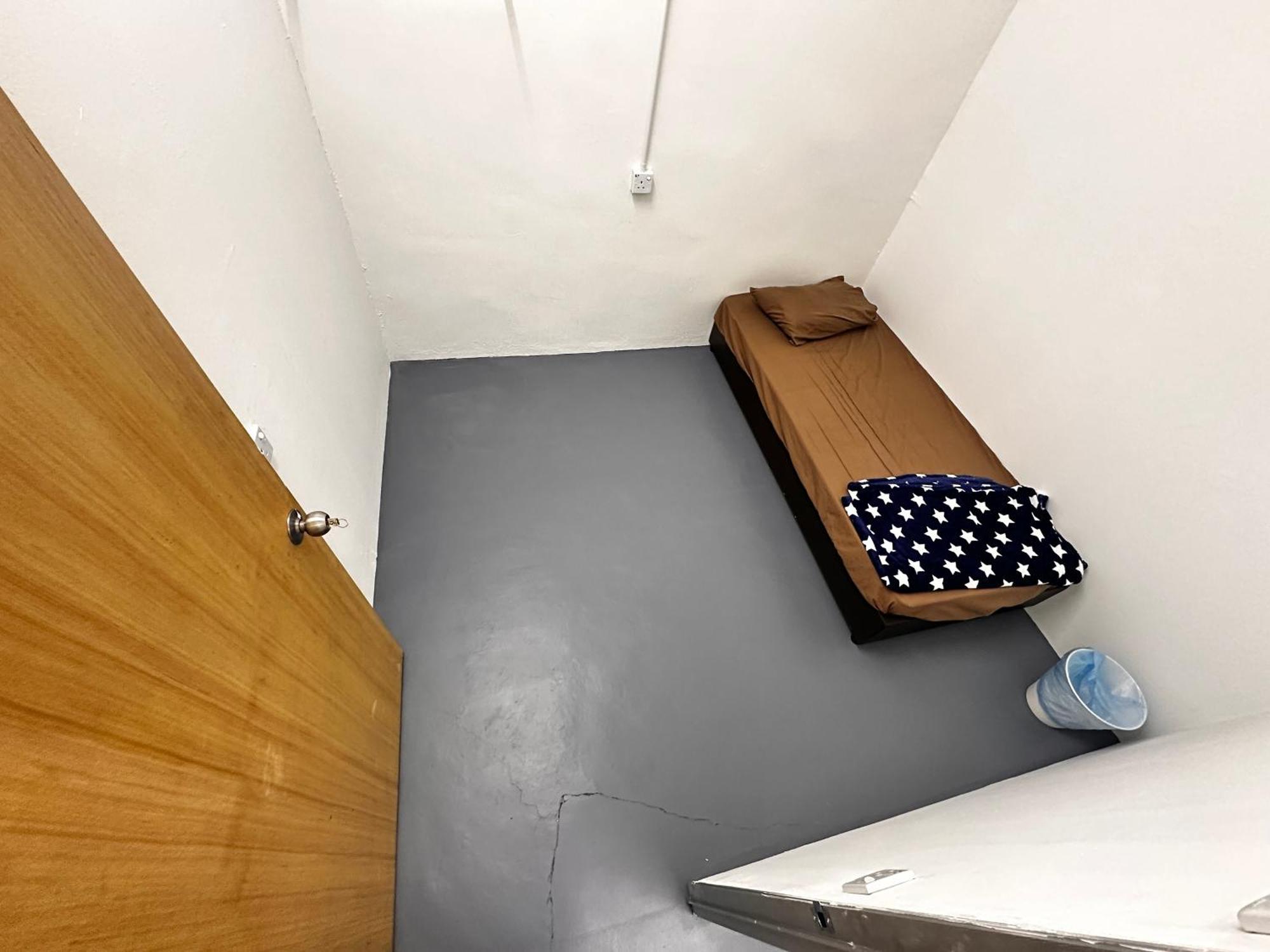 Jiaxin Dormitory - Puteri Wangsa 家馨旅舍 Ulu Tiram Luaran gambar