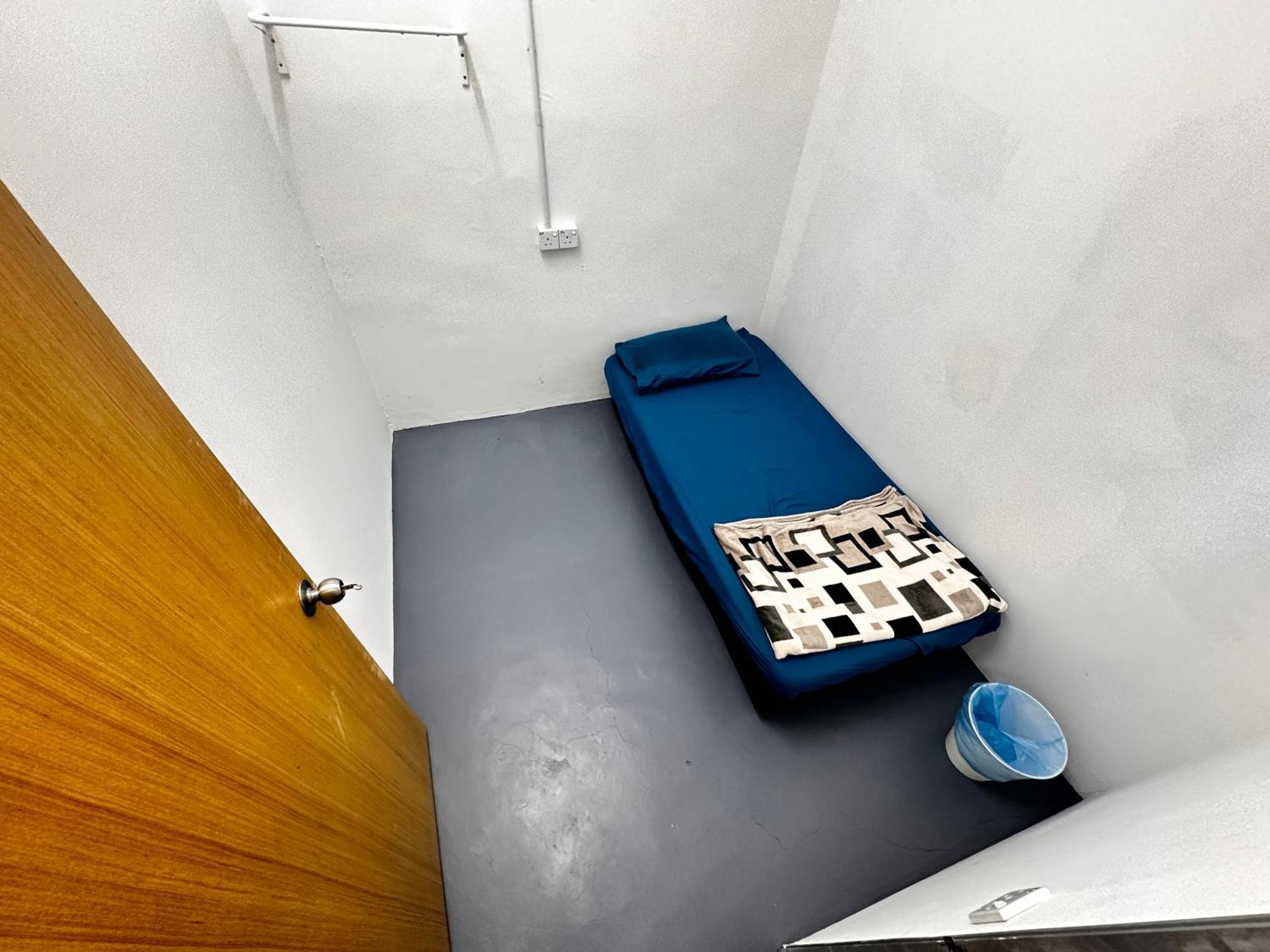 Jiaxin Dormitory - Puteri Wangsa 家馨旅舍 Ulu Tiram Luaran gambar