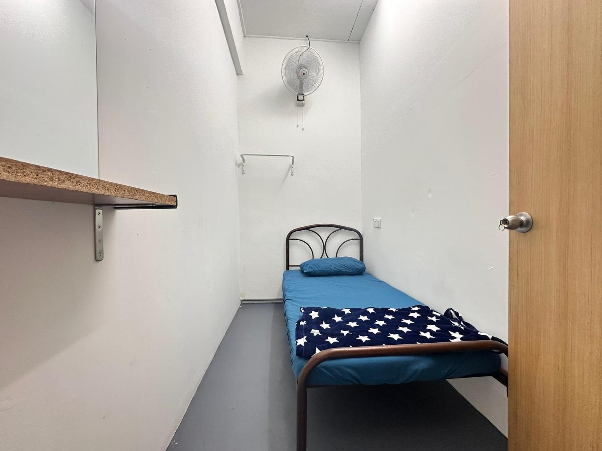 Jiaxin Dormitory - Puteri Wangsa 家馨旅舍 Ulu Tiram Luaran gambar