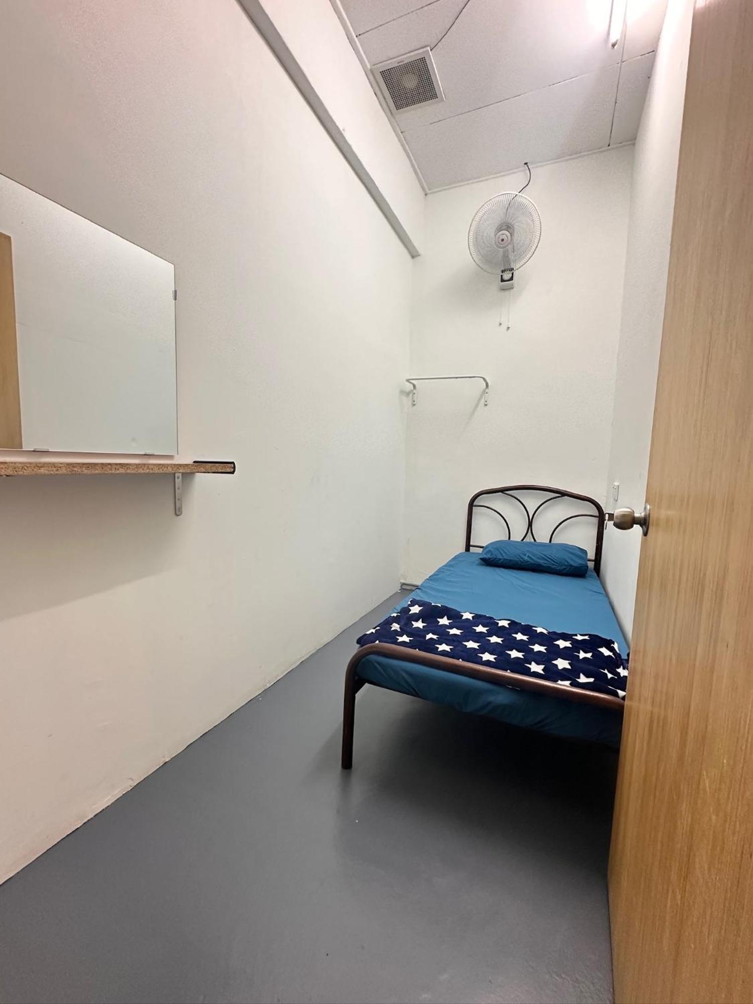 Jiaxin Dormitory - Puteri Wangsa 家馨旅舍 Ulu Tiram Luaran gambar